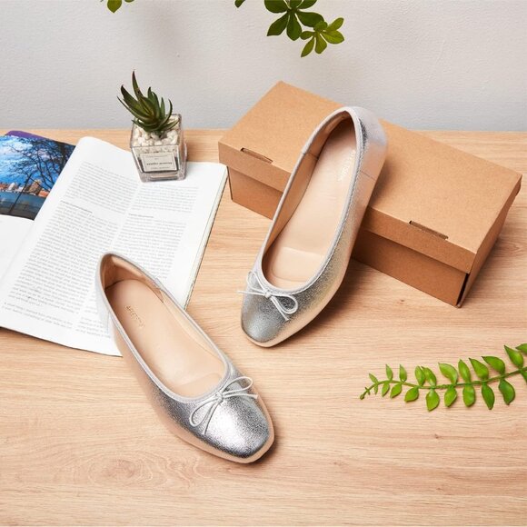 Women's Silver Polyurethane Closed Round Toe Comfortable Bow Ballet Flats Shoes - Picture 5 of 7